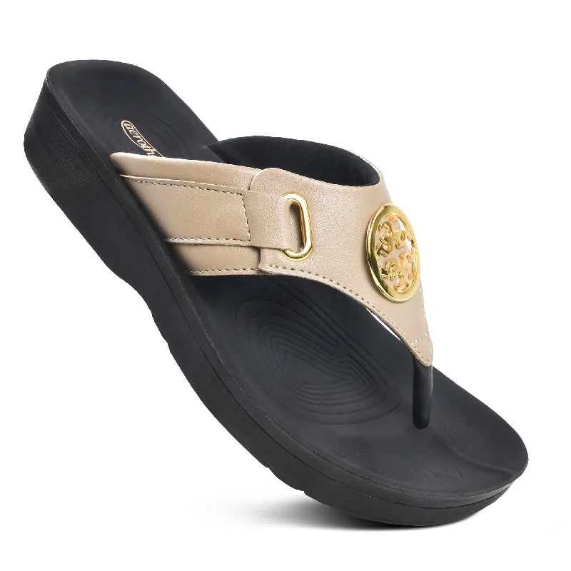 Sandals with decorative straps -Aerothotic - Hazel Women's Thong Sandal