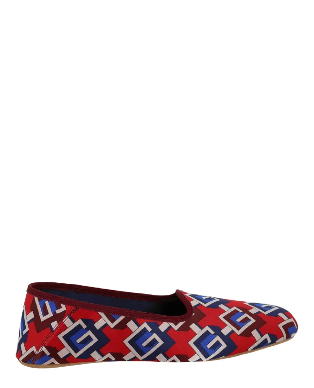 Slippers with dog printsGeometric G Print Slippers