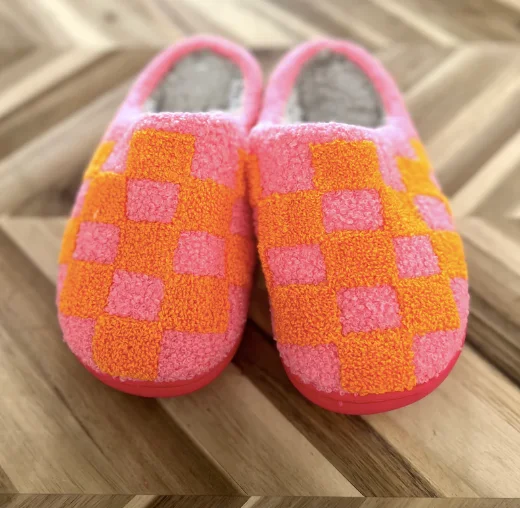 Slippers with hostel lifeCheckered Slippers - Pink