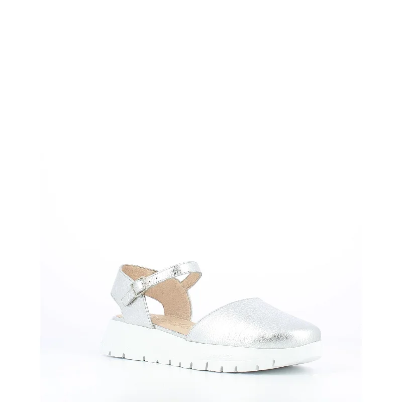 Sandals in rose quartz -Wonders A-2441 Glow Ladies Spanish Silver Leather Buckle Sandals