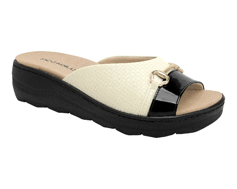 Slippers with cottage charmExperience comfort with PICCADILLY SPA slippers in Off White. With interchangeable insoles and foot reflexology technology, they massage and moisturize for relaxation. Ref: 568060.