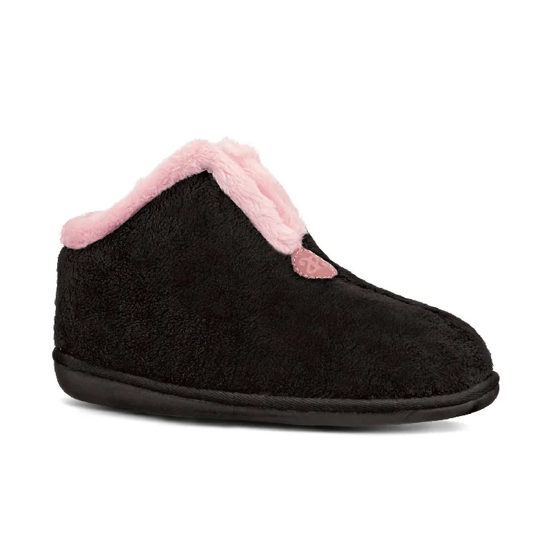 Slippers with afternoon relaxWomen's Cozy Slippers In Black