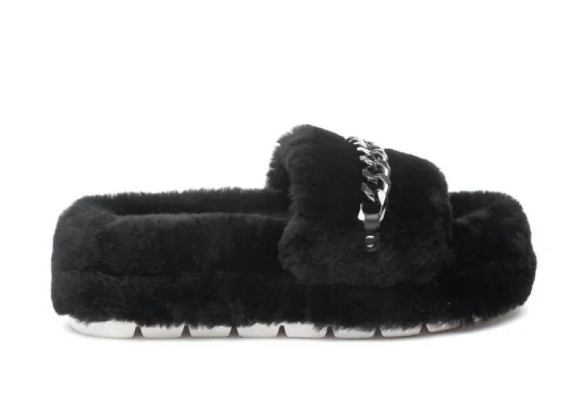 Slippers for mystery loversBillie Shearling Slippers In Black