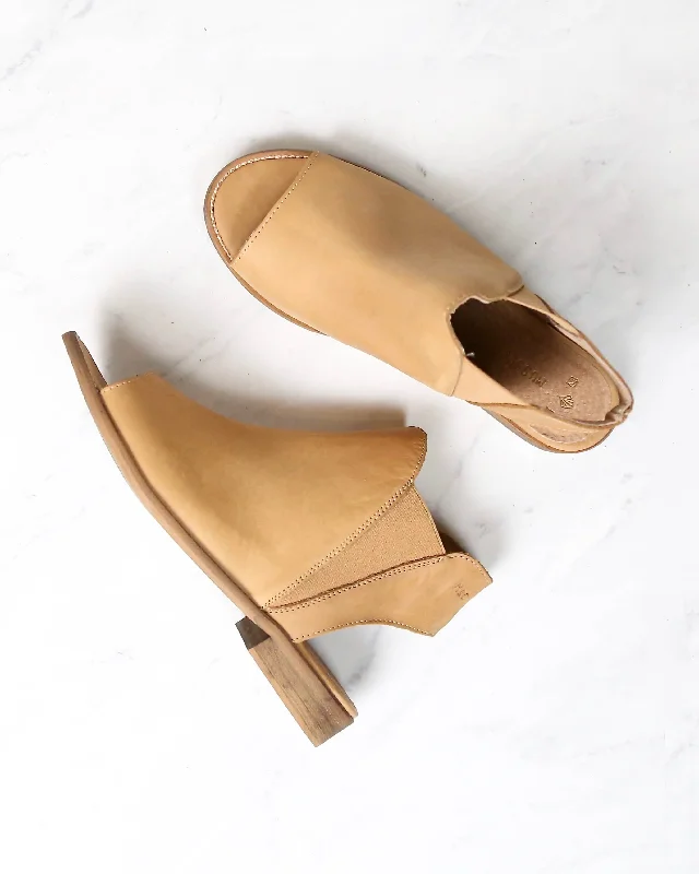 Sandals for casual Fridays -Musse & Cloud - Ciara Open Toed Sandals